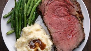 Sundays: Prime Rib + Live Music! foto