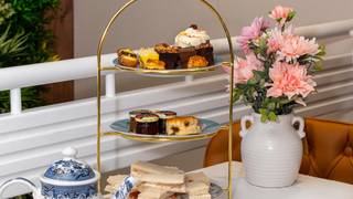 写真（Classic Afternoon Tea at The White Lodge）