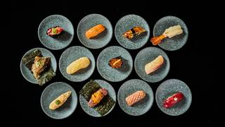 30 MINUTE, 12-COURSE SIGNATURE OMAKASE $65 Foto