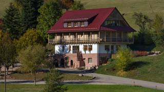 Frühstück im Speicher / idyllischer Gartenterrasse Foto