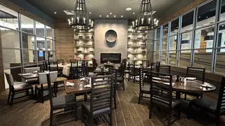 A photo of Cheers Bistro at the DoubleTree restaurant