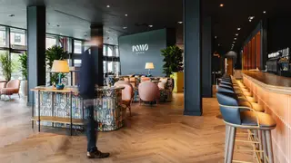 Una foto del restaurante Pomo Bar & Restaurant @ voco Belfast