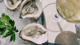 1$ Oyster 4PM-6PM張相片