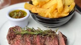 写真（Steak, Chips and Chimichurri for £10pp）