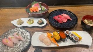 写真（IZAKAYA Sushi Omakase (10pc)）