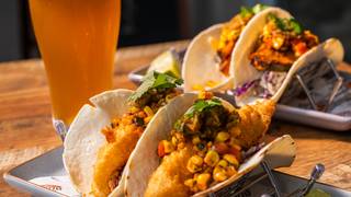 写真（Tacos & Tap Beer $20）