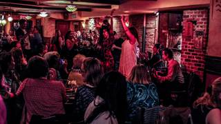 写真（Flamenco Shows Every Thursday and  Saturday）