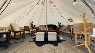 写真（Large Yurt - Up to 14 people）