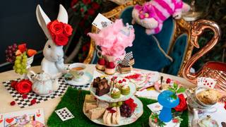 Alice in Wonderland Tea Set🍰🐇: Main Dining Room foto