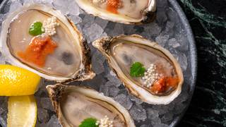 Champagne & Oysters Tuesdays張相片