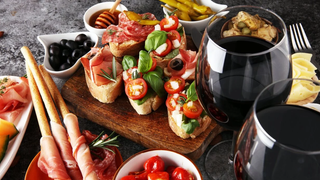 写真（Weinprobe mit Antipasti (Italienische Vorspeise)）