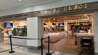 Een foto van restaurant Summer House, Charlotte-Douglas International Airport - Concourse B, Gate B6