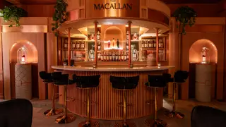 THE LIBRARY BY THE MACALLANの写真