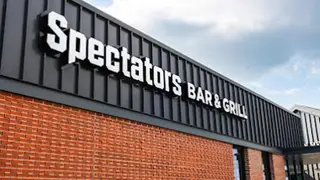 Una foto del restaurante Spectator's Bar & Grill