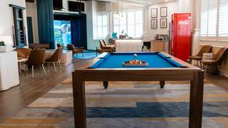 Happy Hour in the Social Boardroom foto
