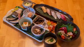 An authentic Japanese set meal張相片