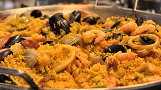 写真（Mariscada Moxaico: Un Festín del Mar" 🦐🐟🦀）