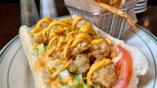 LUXBAR Sandwich of the month: The Shrimp Po’Boy Photo