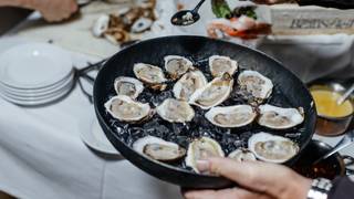 Sunday Oyster Party | July 6 foto