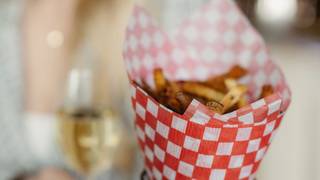 Flûtes et Frites | Happy Hour photo