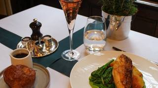Sunday Lunch: Complimentary glass of Champagne foto