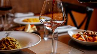 Bottomless Experience – Wine-Not Treat Yourself? foto