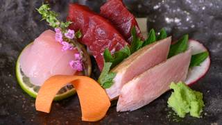寿 Kotobuki Omakase - Table Service Photo