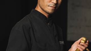 Michelin Chef Kenta in kitchen 5/3~5 foto