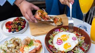 Mother's Day Brunch with Live Music foto