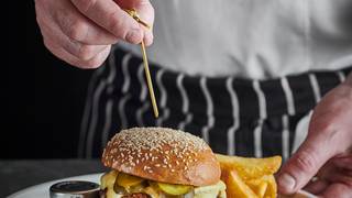 Grab a Burger & Add a Beer for £1! foto