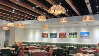 Early Birds Treat Moms  Reserve for Mother's Day foto