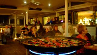 Paella, Flamenco & Bottomless Sangria by the Sea Foto