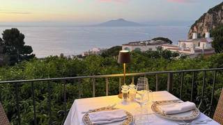 FIRST LINE SEAVIEW (min spend € 150 per person) foto