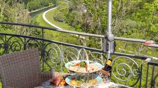 Menü for 2 auf dem exklusiven Balkon Photo