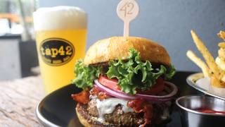 Monday Night Burger Bash - $12 Signature Burgers foto