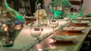 Greenhouse Kitchen + Bar Anniversary foto