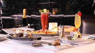 Sip Bubbles. Savor Brunch. foto