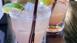 $5 Weekday Happy Hour foto