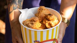 Fried Chicken & Champagne foto