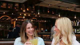Love Island Watch Parties foto