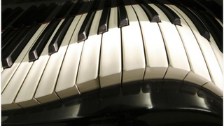 Piano Music. 6-9 pm Thursday's  by Gilbert foto