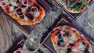 Pinsa Vibes & Vino jeden Donnerstag ab 16 Uhr foto