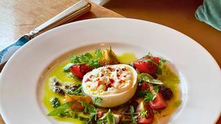 Three-course set menu - £24 foto