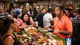 Kamayan Dinner at Tiki on 18th foto