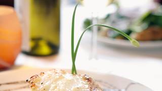 FREE Bottle of wine and 2 Entrees, $57 foto