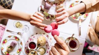 Let Them Eat Cake- Afternoon Tea foto