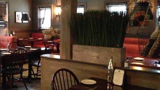 Best Restaurants In Quakertown Opentable Bowman S Tavern