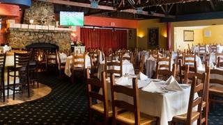 Best Restaurants In Half Moon Bay Opentable Mezza Luna Restaurant
