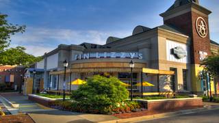 A photo of Tin Lizzy's - East Cobb restaurant