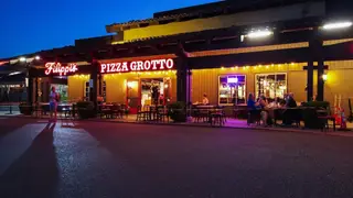 Una foto del restaurante Filippi's Pizza Grotto Mission Valley